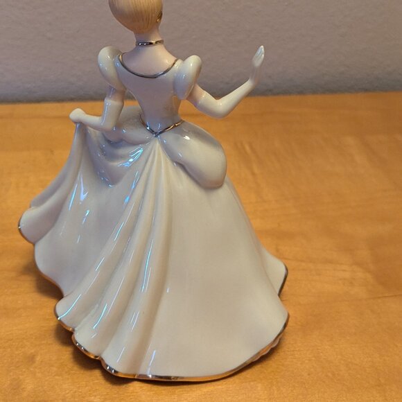 Disney Showcase Collection Cinderella Lenox Classics New in Box COA - Picture 4 of 15